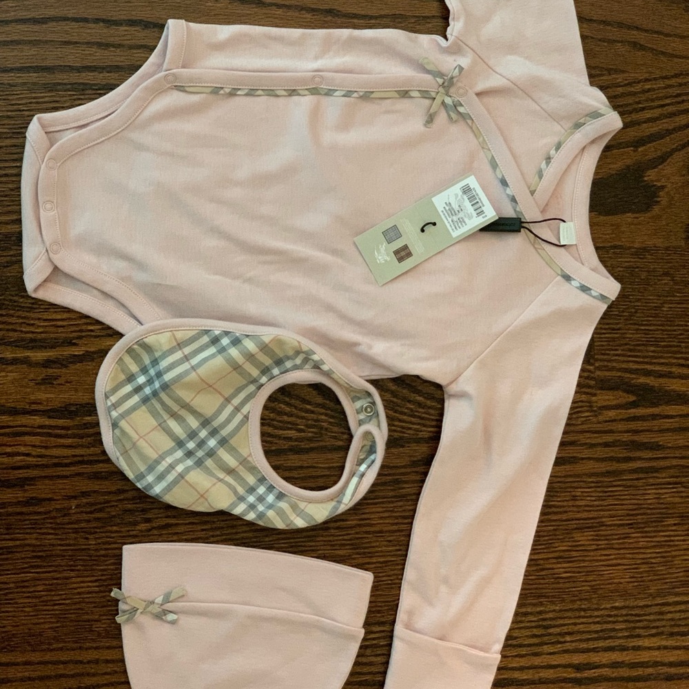 NWT - 9MO Blush Burberry Set - Onesie/Bib/Hat